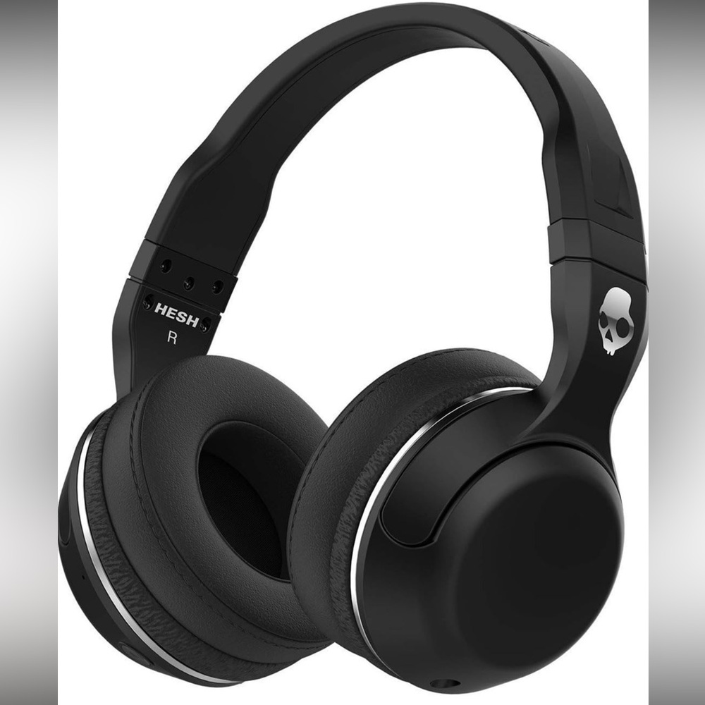Skullcandy Over-Ear Black Headphones - Sleek Urban Design - Picture 6 of 13